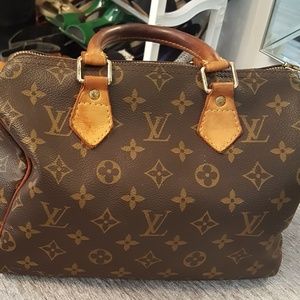 Authentic Louis Vuitton vintage Speedy 30